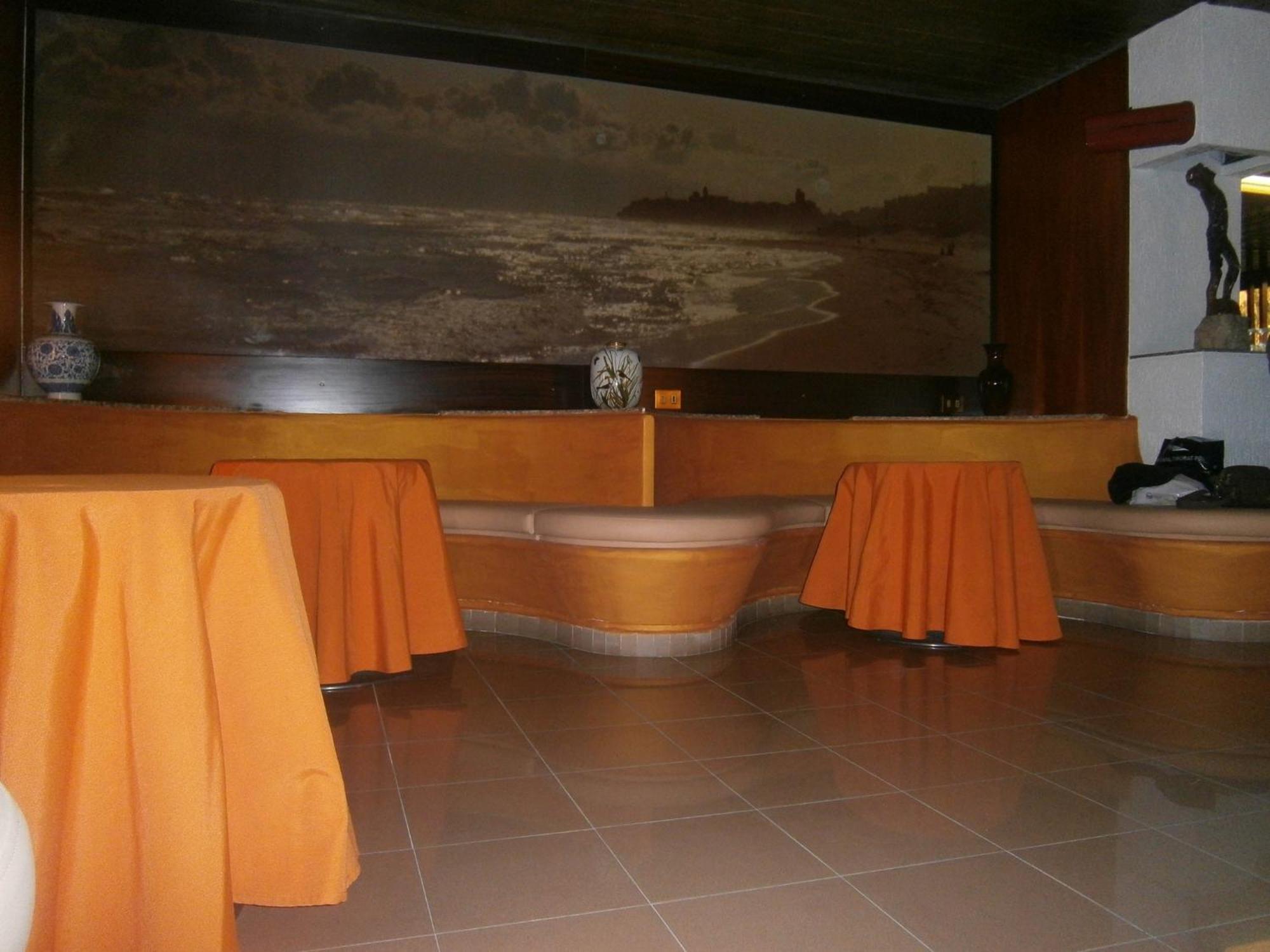 Hotel Corona Termoli Kültér fotó