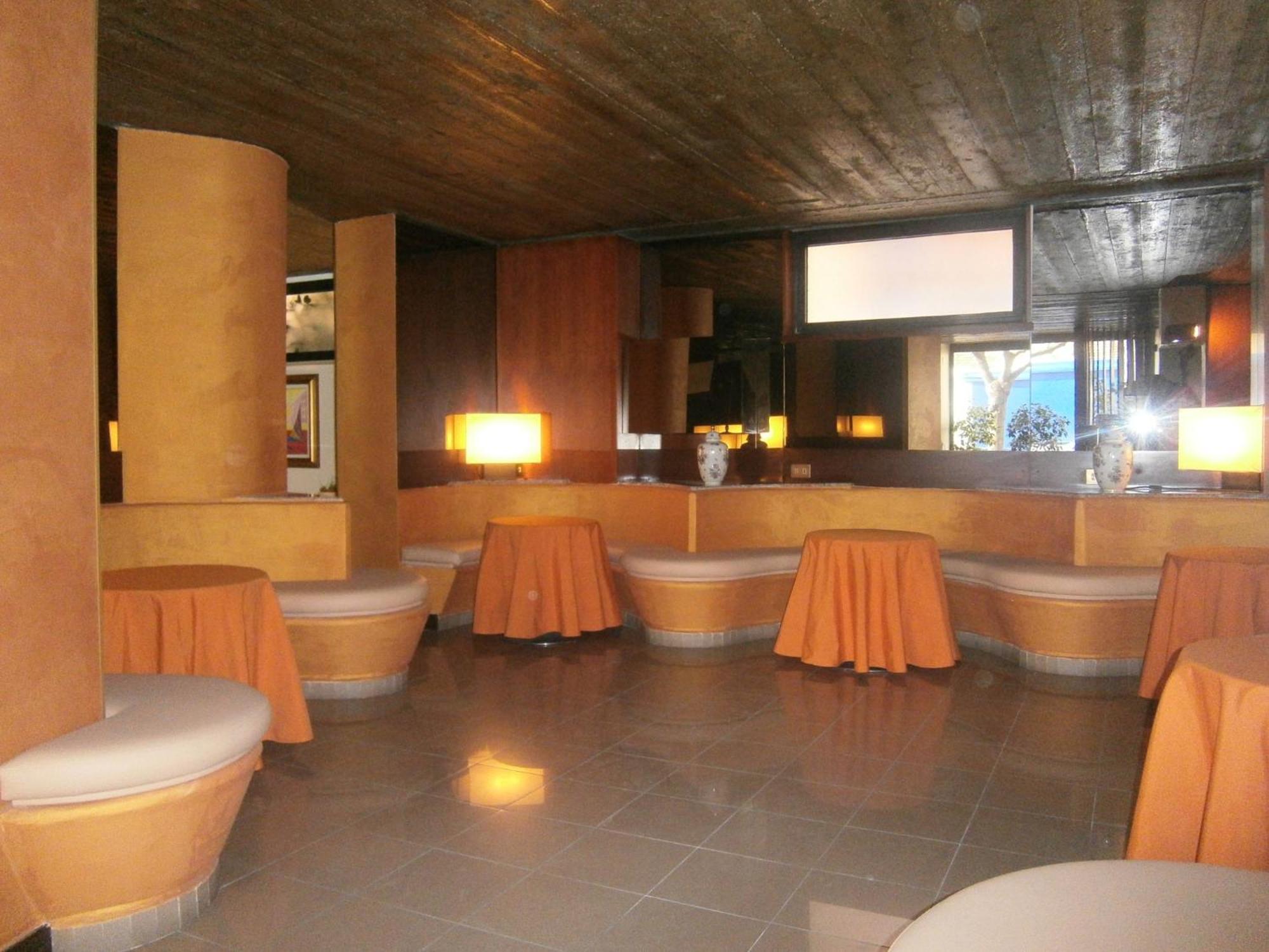 Hotel Corona Termoli Kültér fotó