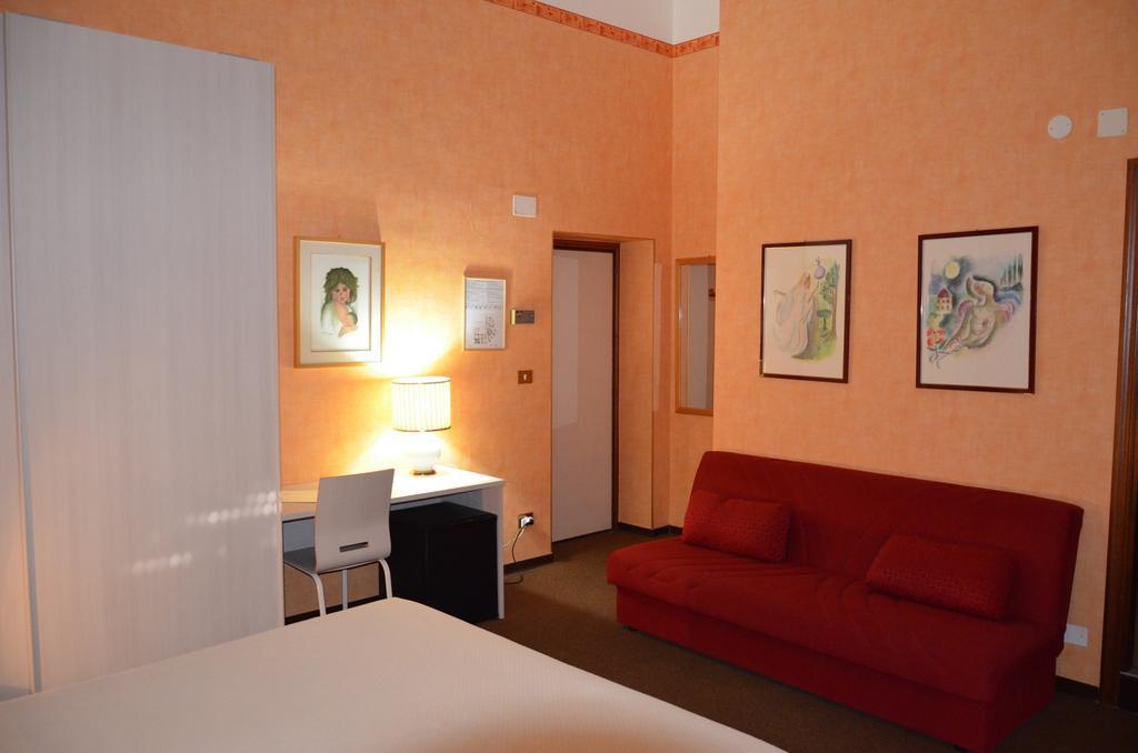 Hotel Corona Termoli Kültér fotó