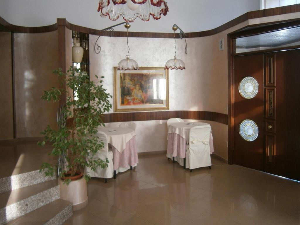 Hotel Corona Termoli Kültér fotó