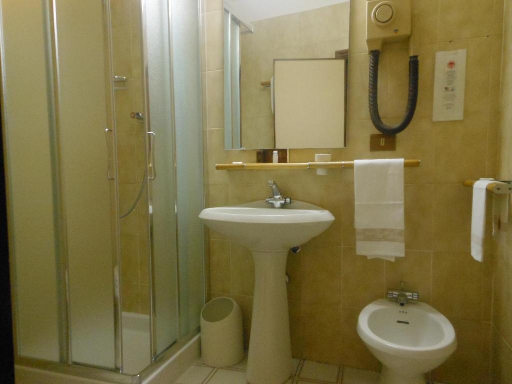 Hotel Corona Termoli Szoba fotó